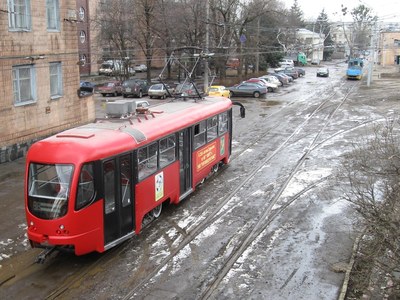 В салоне находились слесаря и электронщики, начальство ХВРЗ, ХКП 