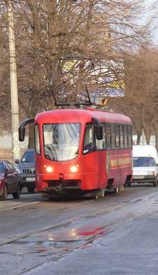 Плехановская улица. Только и следи, чтоб неуклюжие автолюбители не попали под вагон!